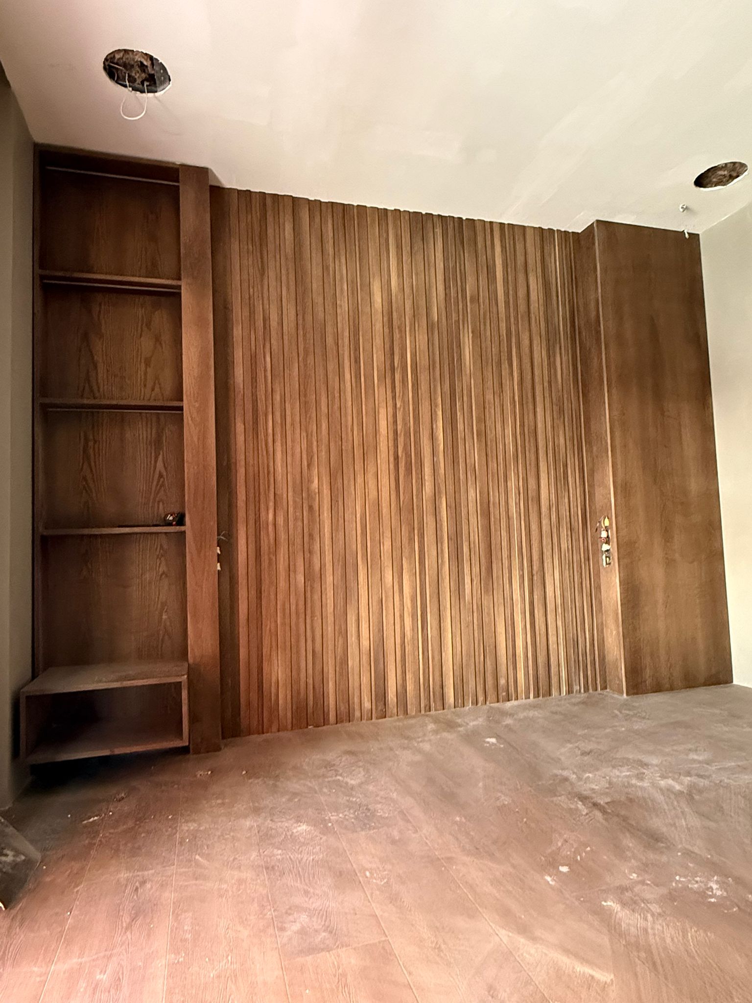 Panel decorativo de cabecero en Fresno Natural